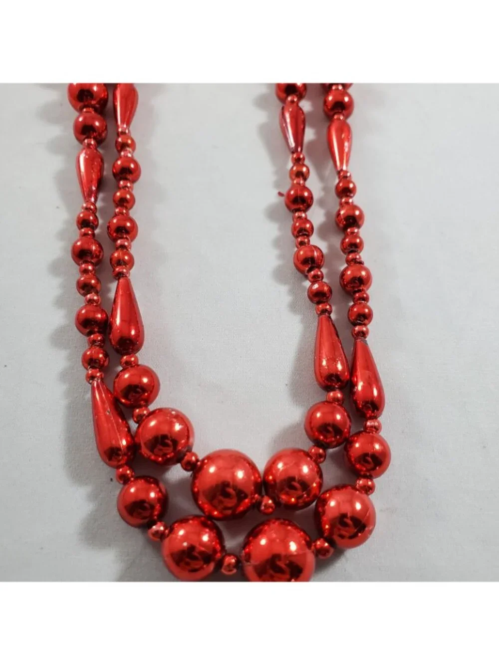 Set of 5 Marshall Fields Red Water Drop Plastic Bead Christmas Garland 9ft each
